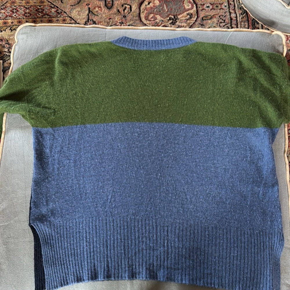 Brora 100% Women’s Cashmere Green and Navy Sweater, size M/L - Picture 4 of 12